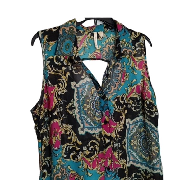 Sleeveless Multi Color Top w/ Cutout Back Area sz Large by Red Camel - Picture 2 of 8